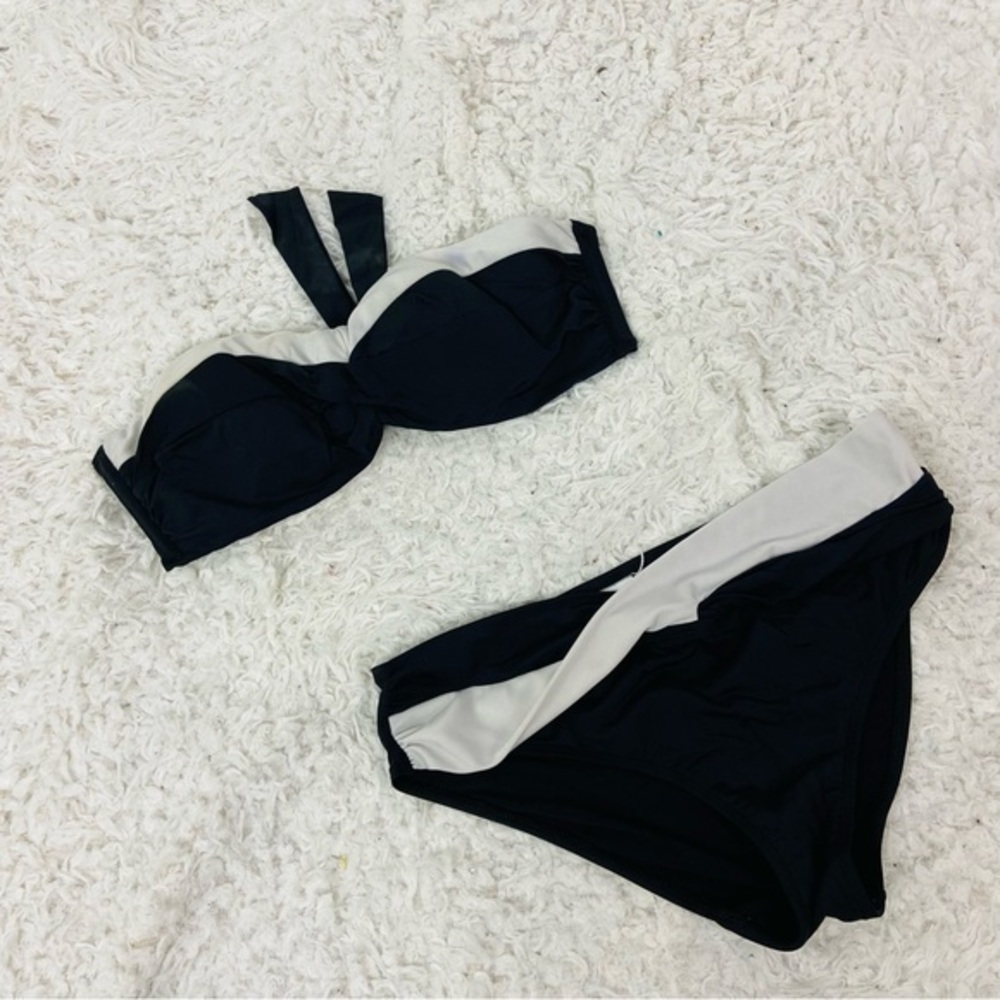 Skye Black and White two piece Bikini Set size large